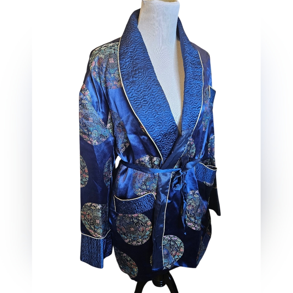 Authentic Vintage Chinese Kimono Made In Hong Kong.